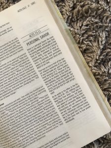 The Jesus Bible Bible Review #biblereview #thejesusbible #biblesforteenagers #biblerecommendations